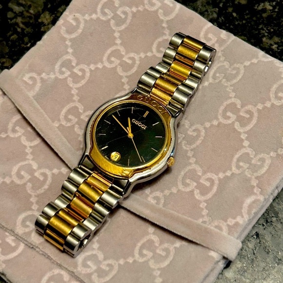 🦁 Gucci Embossed Watch - Picture 5 of 14